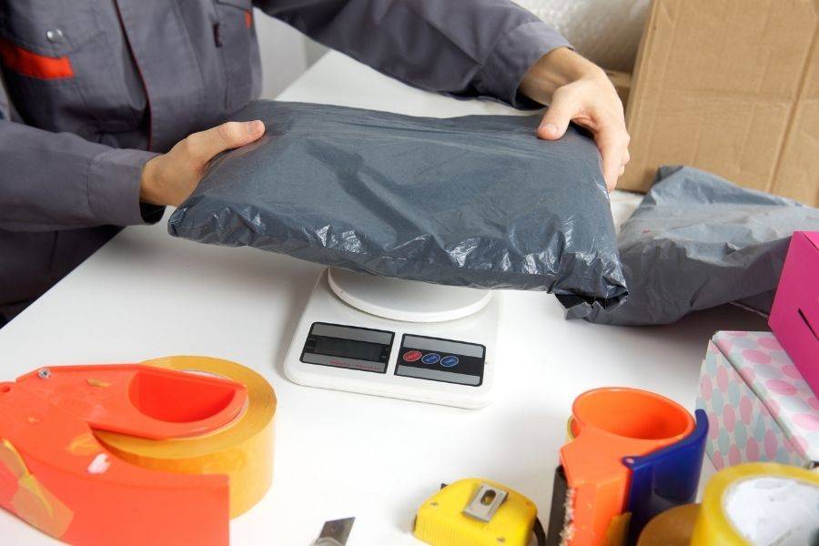 How to calcualt postage costs for a parcel, Tradem